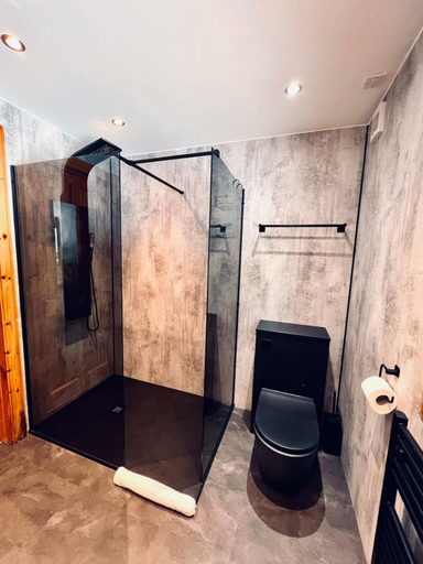 Bathroom, Lodges On Loch Ness, Highland