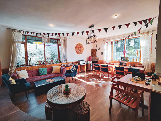 Public Area, Fursat Boutique Stays, Kullu