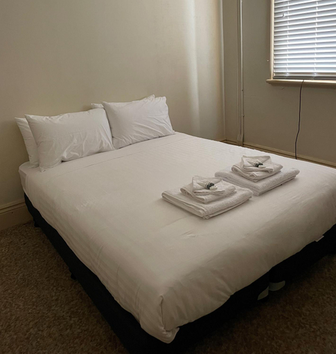 Bedroom 2, Port Broughton Hotel, Barunga West