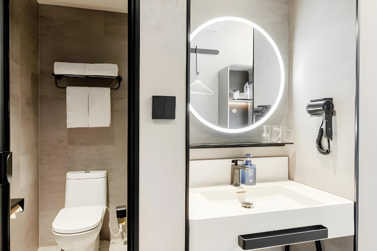 Bathroom 4, Hanting Hotel Beijing Wangfujing, Beijing