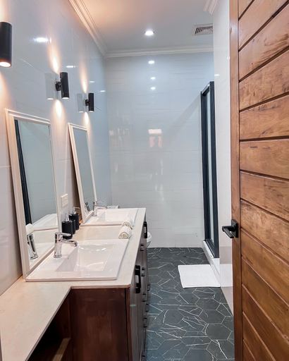 Bathroom 4, Arvo6 Luxury Villas, Lilongwe City