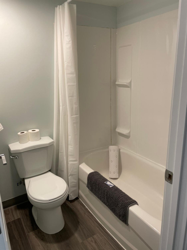 Bathroom 5, The 22 Hotel, Division No. 6