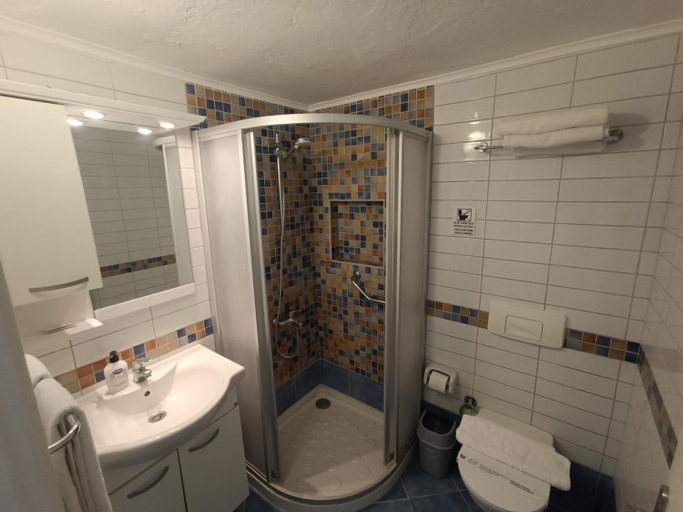 Bathroom 3, UzHan Beach Hotel, Bodrum