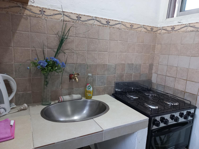 Others 3, Hostel en Almirante Brown, Lomas de Zamora