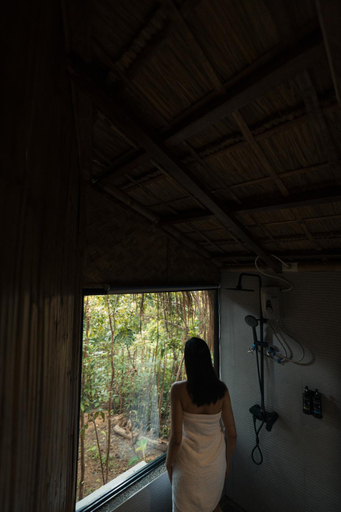 Bathroom 2, Inigtan Lio Bamboo Cottages, El Nido