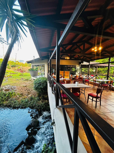 Food & Drinks 4, Hotel Dos Rios, Bugaba