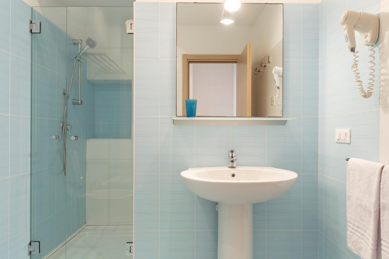 Bathroom 2, Residence Solar - Family Friendly, Taranto
