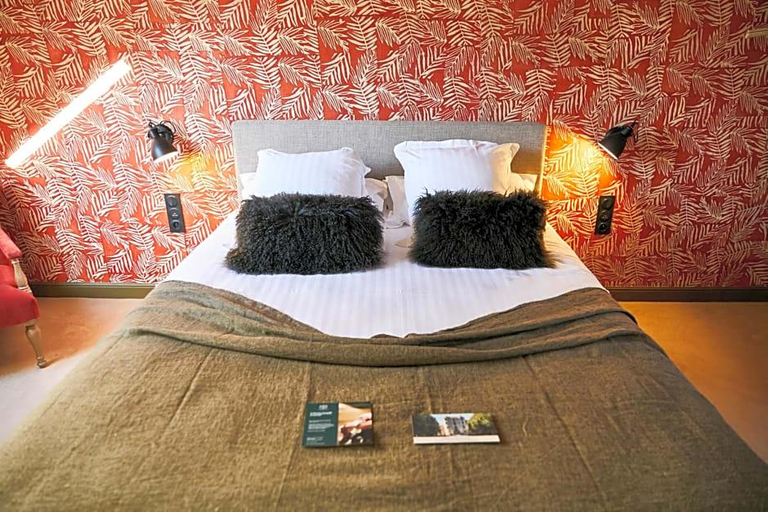 Bedroom 3, Chateau De Villiers-Le-Mahieu, Yvelines