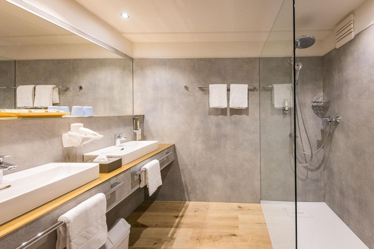 Bathroom 5, Schlosshotel Mondsee, Vöcklabruck