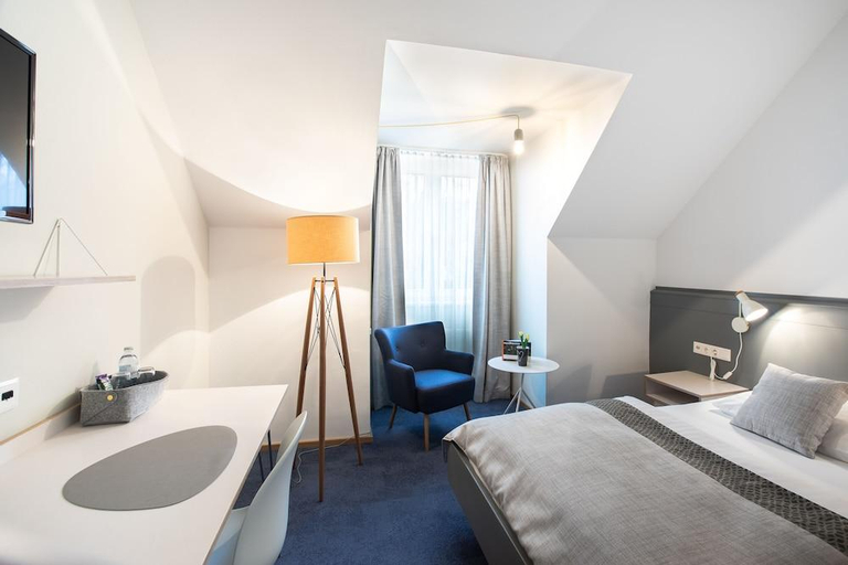 Bedroom 2, Hotel Restaurant Holdrichsmuhle, Mödling