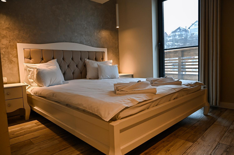 Others 2, Camere de Inchiriat IGLOO, Predeal
