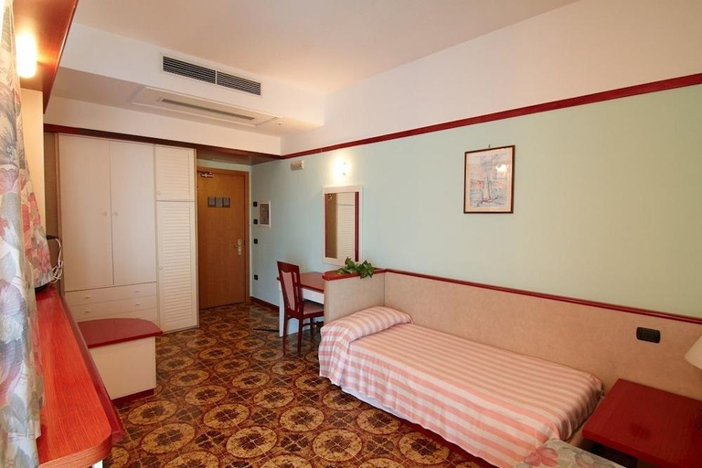 Bedroom 4, Hotel Gaggiano, Foggia
