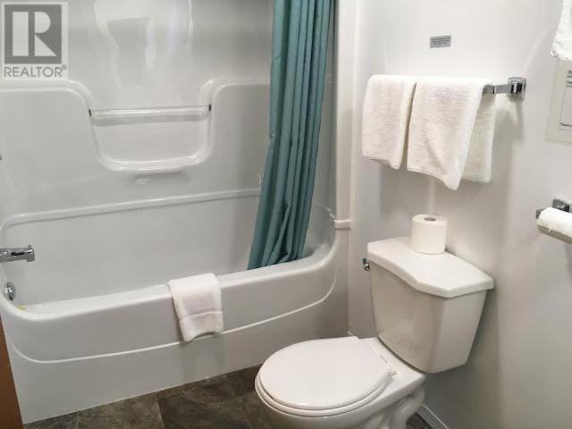 Bathroom 3, Northside Motel, Kenora