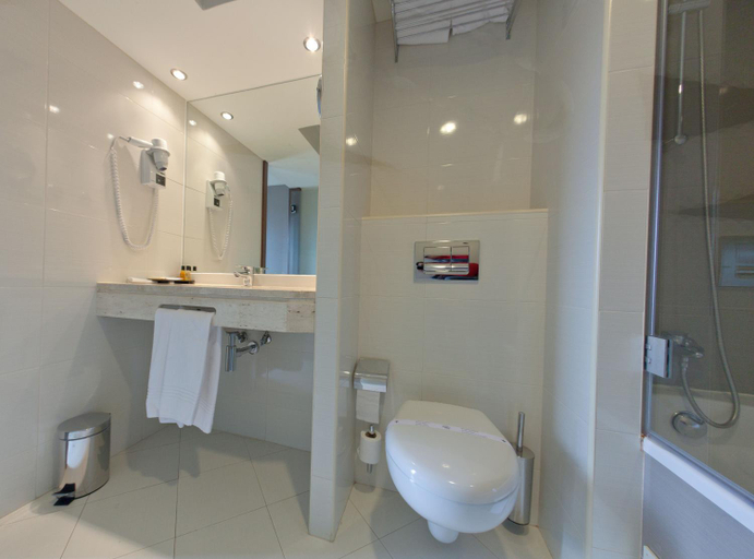 Bathroom 4, TURIM Luxe Hotel, Lisbon