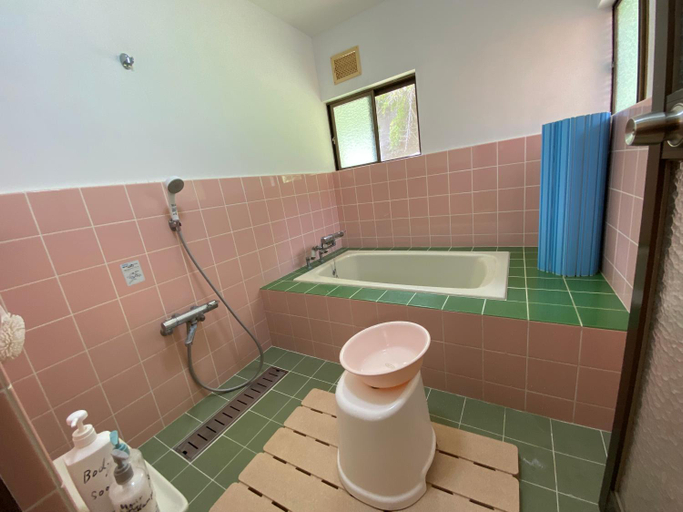 Bathroom 2, 民泊 あざし はなれ1棟貸し 母屋 2部屋貸し Private lodging Azashi, Kushimoto