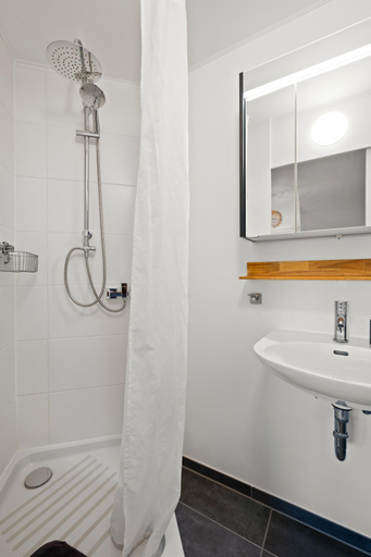 Bathroom 5, Gastehaus Hoxel, Bernkastel-Wittlich