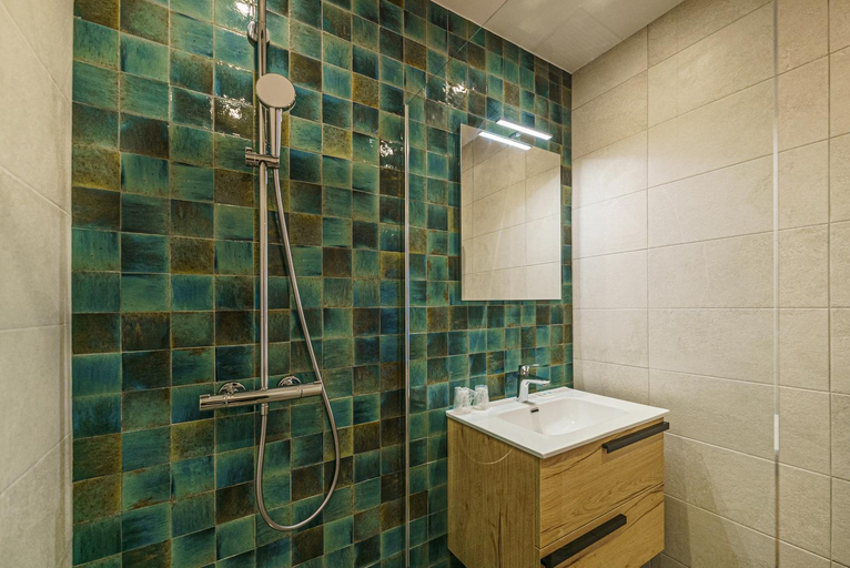 Bathroom 5, Hôtel De La Plage, Haute-Savoie