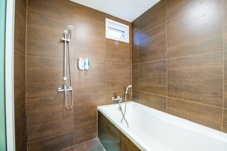 Bathroom 4, Aurora Life Pool Villa Pattaya, Pattaya