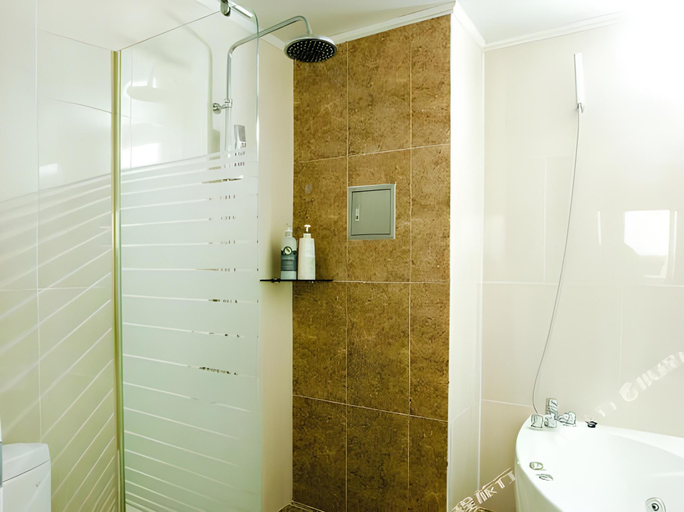 Bathroom 3, Winners Tourist Hotel, Jung