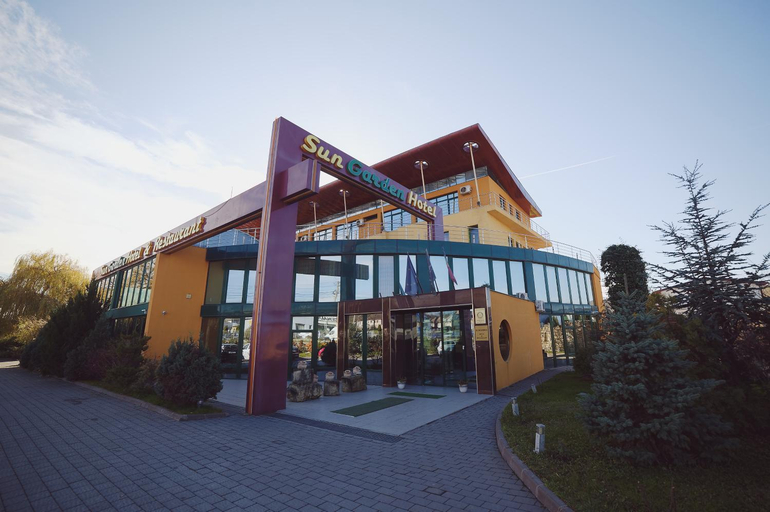 Exterior view, Hotel SunGarden Salin, Turda