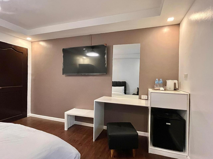 Bedroom, Vincent resort and hotel, Mabalacat