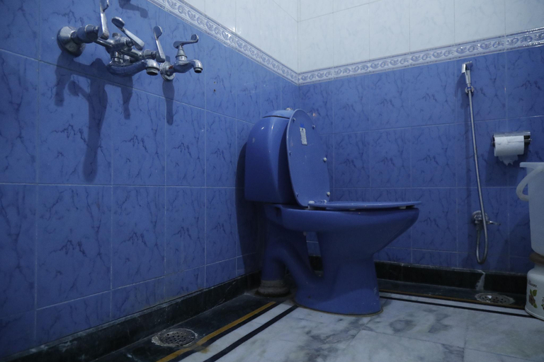 Bathroom 3, Shakuntala Palace - A Heritage Hotel, Lucknow