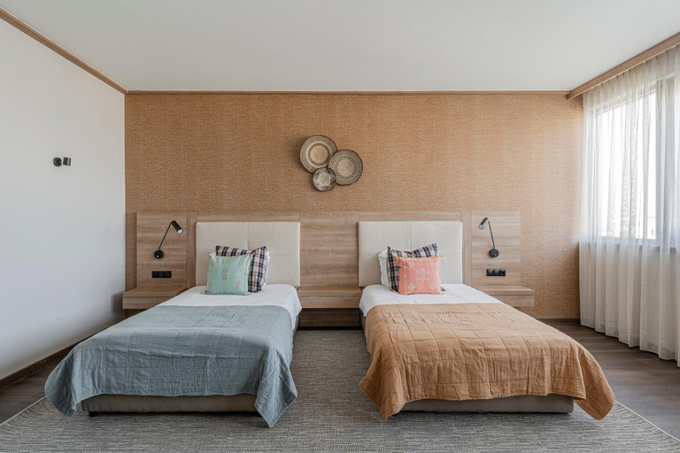 Others 5, WN LAB Hotel - including breakfast and parking, Stolichna