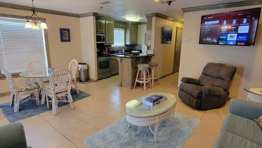 Others 5, Campeche Triplex Unit B, Cameron