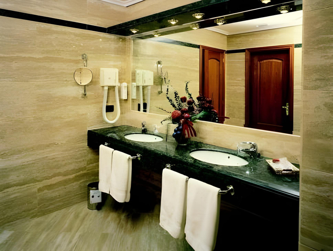 Bathroom 3, Hotel Conde Ansurez, Valladolid