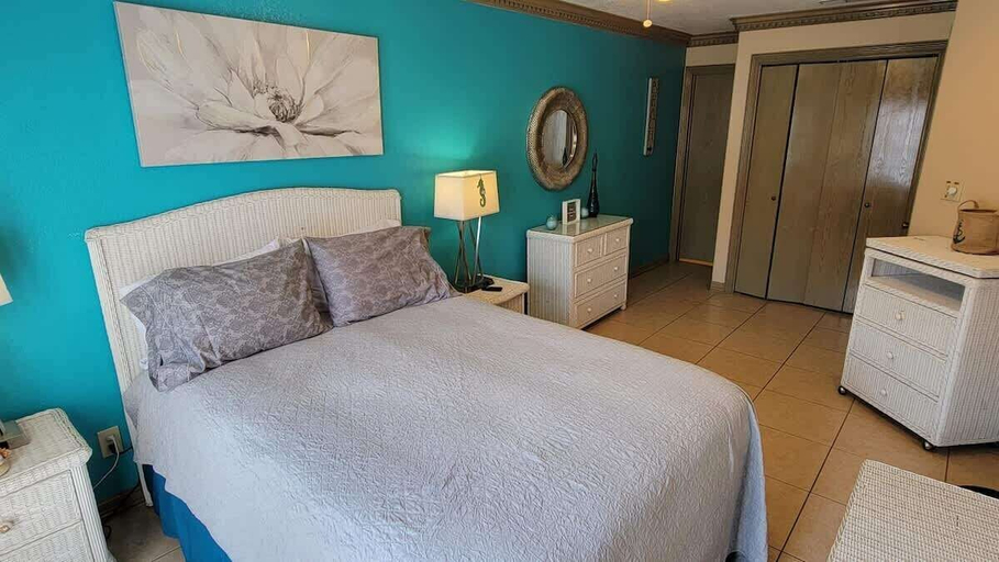 Bedroom 3, Campeche Triplex Unit B, Cameron