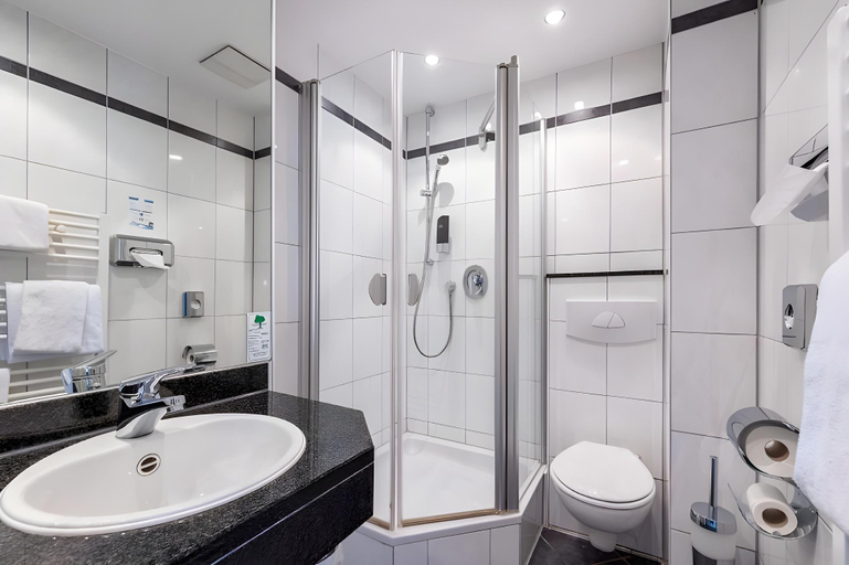 Bathroom 4, Conti Hotel, Köln