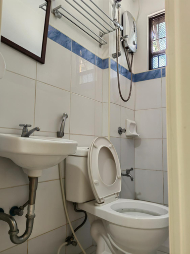 Bathroom 5, YellowPad Hotel (SM-Eco), Davao City