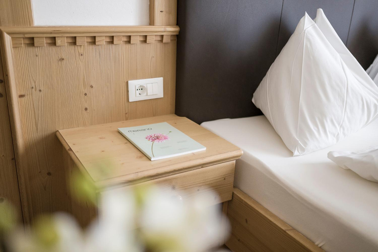 Bedroom 3, Hotel Schallerhof, Bolzano