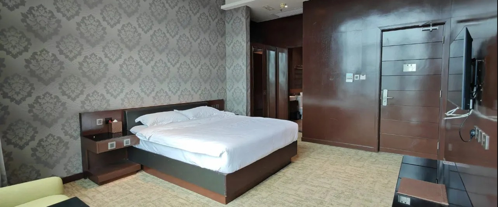 Bedroom 4, Hong Kong Harbour Hotel, Hong Kong Island