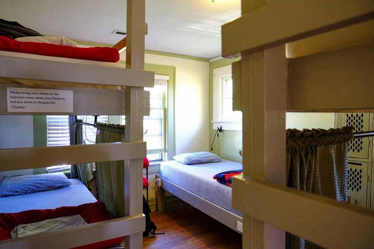 Bedroom 3, Bon Paul & Sharky's Youth Hostel, Buncombe