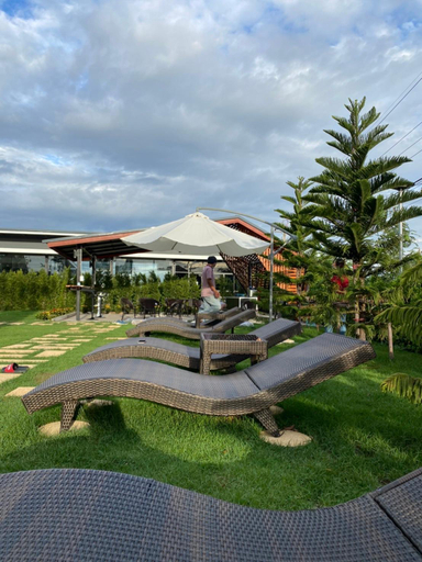 Others 5, Sean Sawat Resort 2, Phon