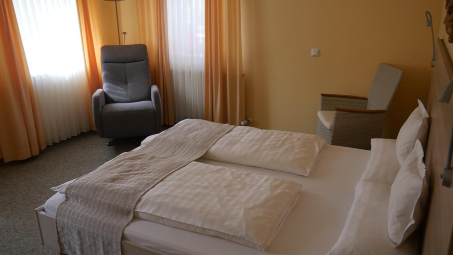 Bedroom 2, Hotel Gewv Rzmv Hle, Neumarkt in der Oberpfalz
