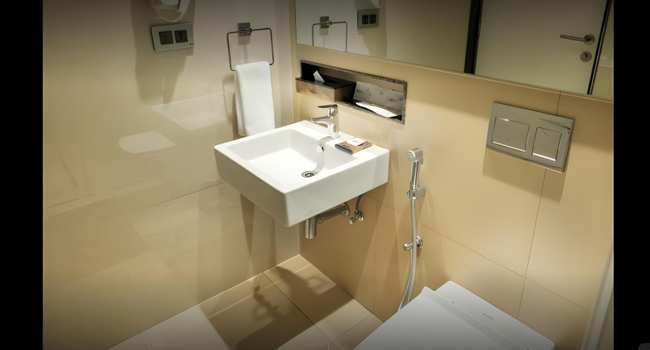 Bathroom 4, Hotel Divine Fort, Dindigul