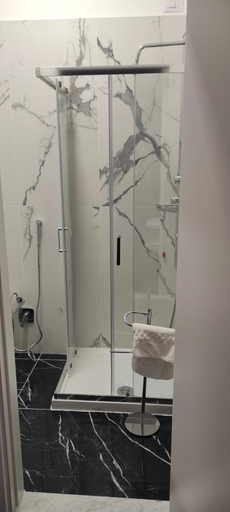 Bathroom 3, Hotel Esperanza, Florence