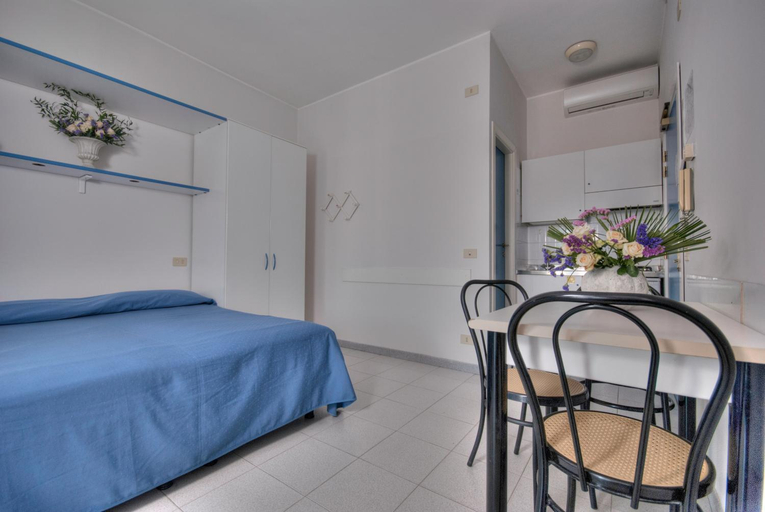 4, Hotel Residence Mediterraneo, Imperia