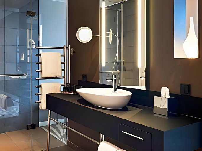 Bathroom 4, LEGERE HOTEL Bielefeld, Bielefeld