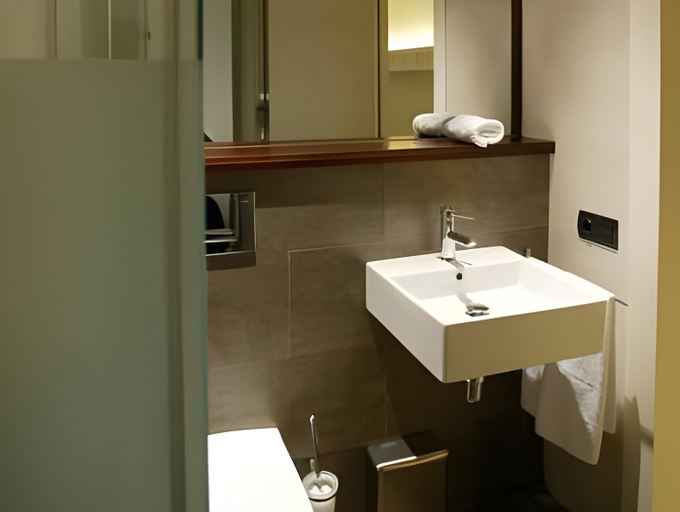 Bathroom 2, Hotel La Fonda Moreno, Castellón