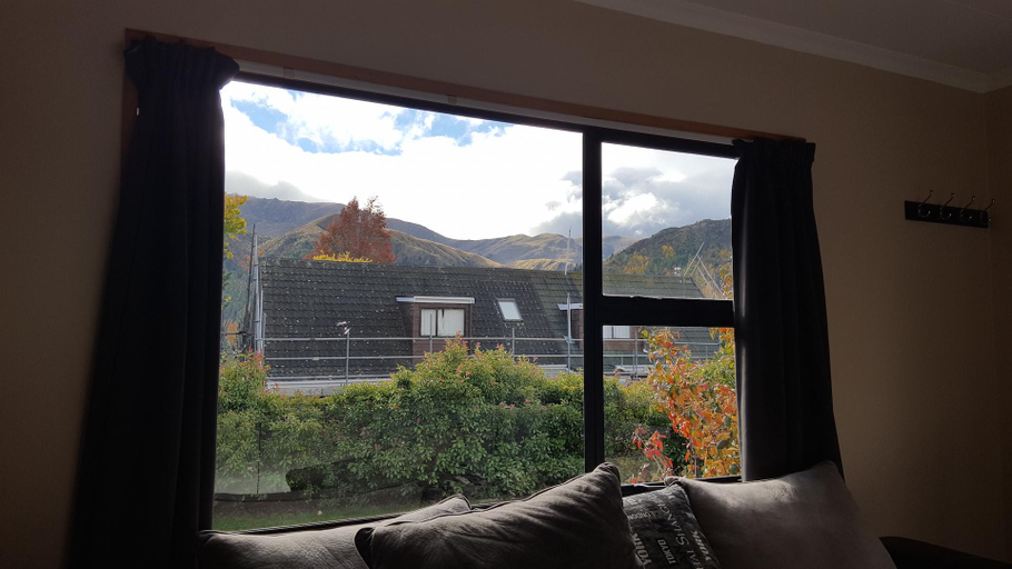 Others 4, Purple House, Queenstown-Lakes