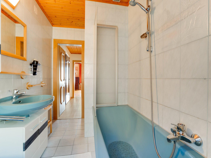 Bathroom 3, Apartment in Eberndorf near Petzen Ski Area, Völkermarkt
