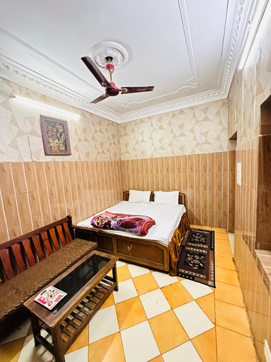 Others 2, Hotel New Lucknow, Lucknow