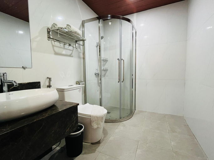 Bathroom 4, Starway Hotel, Baguio City