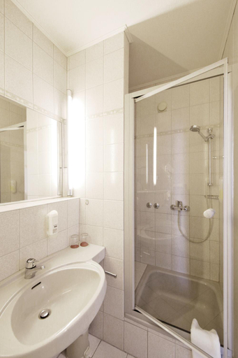 Bathroom 3, Hotel Kick, Rhein-Neckar-Kreis