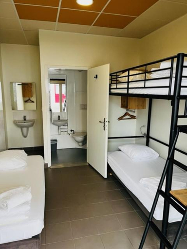 Bedroom 5, HOSTEL Les Bois Verts - Les Herbiers, Vendée