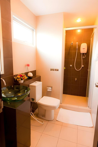 Bathroom 4, The Residence Airport & Spa, Prawet