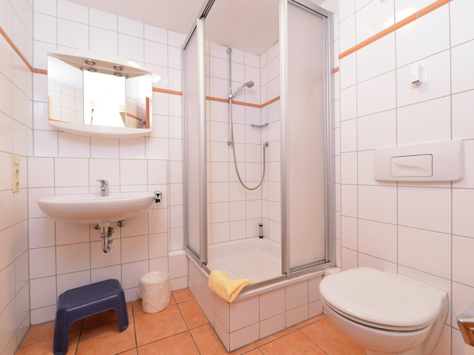 Bathroom 3, Ferienhaus in Willingen mit Skilift in der Nahe, Waldeck-Frankenberg